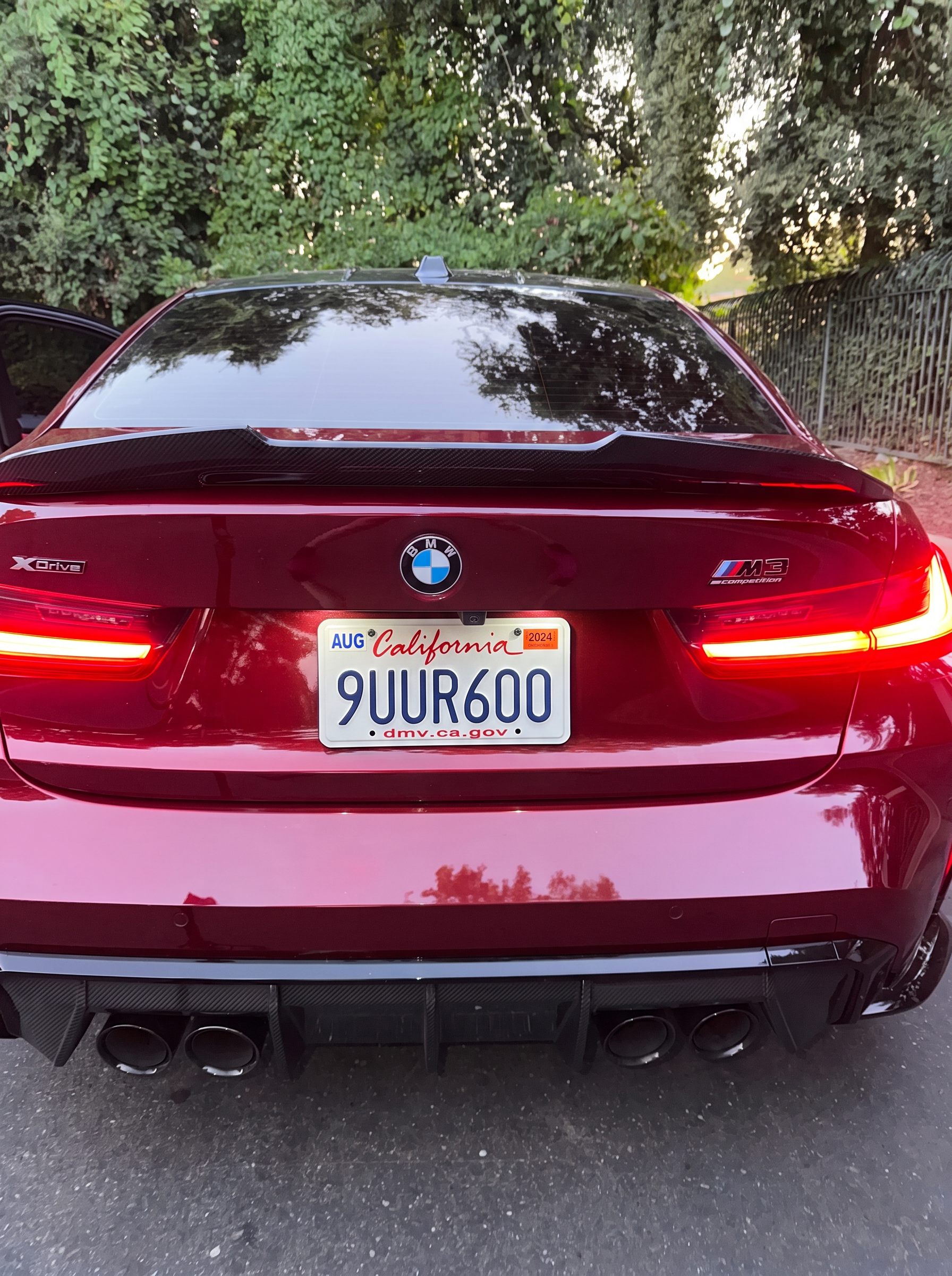 License plate clearly visible in a normal photo without flash